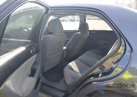 2004 Honda Accord 2.4 Lx z USA, uszkodzony, nr VIN 1HGCM56374A134201